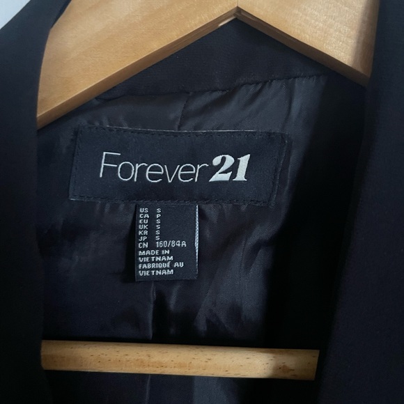 Blazer - Picture 3 of 6